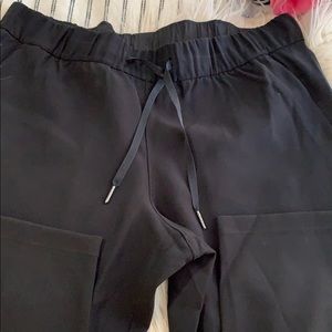 NWOT LULULEMON PANTS SIZE 10